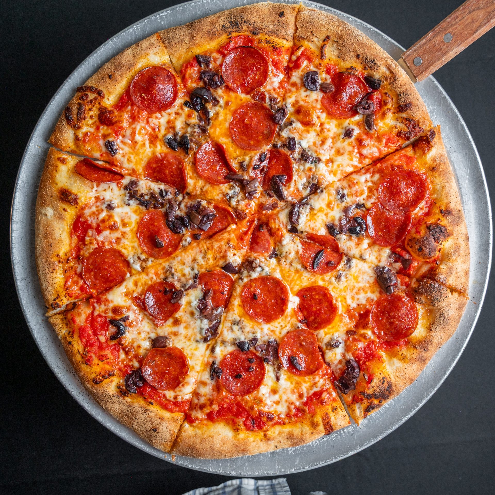 Fresh Pasta, Fresh Pizza, Family Spirit